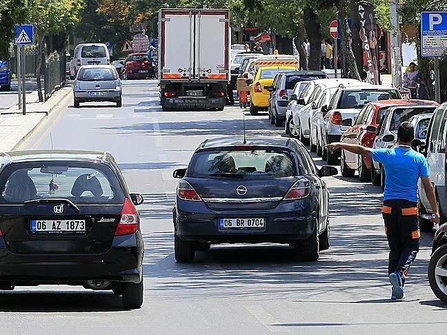Ankara’da 'değnekçi' operasyonu! Korsan otoparkçılar yakalandı