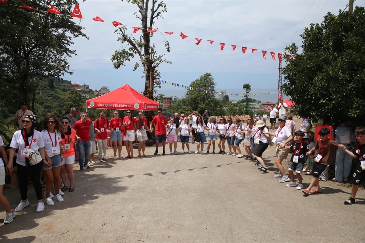 Rize tahta arabaların kıyasıya yarışına sahne oldu