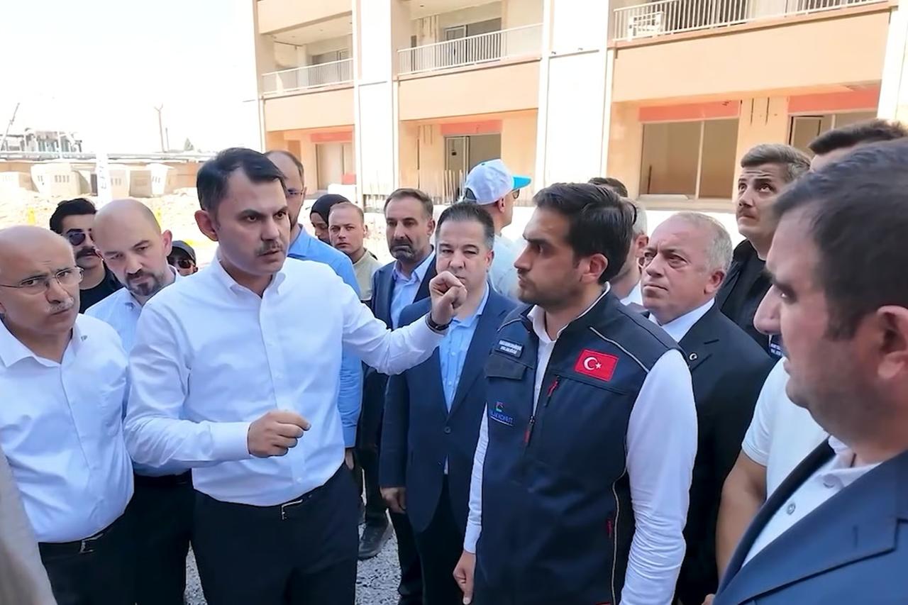 Murat Kurum deprem bölgesindeki müteahhiti terletti