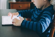 Dijital dünya için çocukları güçlendirme planı yürürlükte