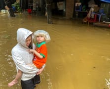 Vietnam'da sel felaketinde ölenlerin sayısı 90'a yükseldi