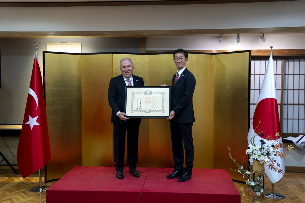 Japonya'dan Türk büyükelçiye onur nişanı
