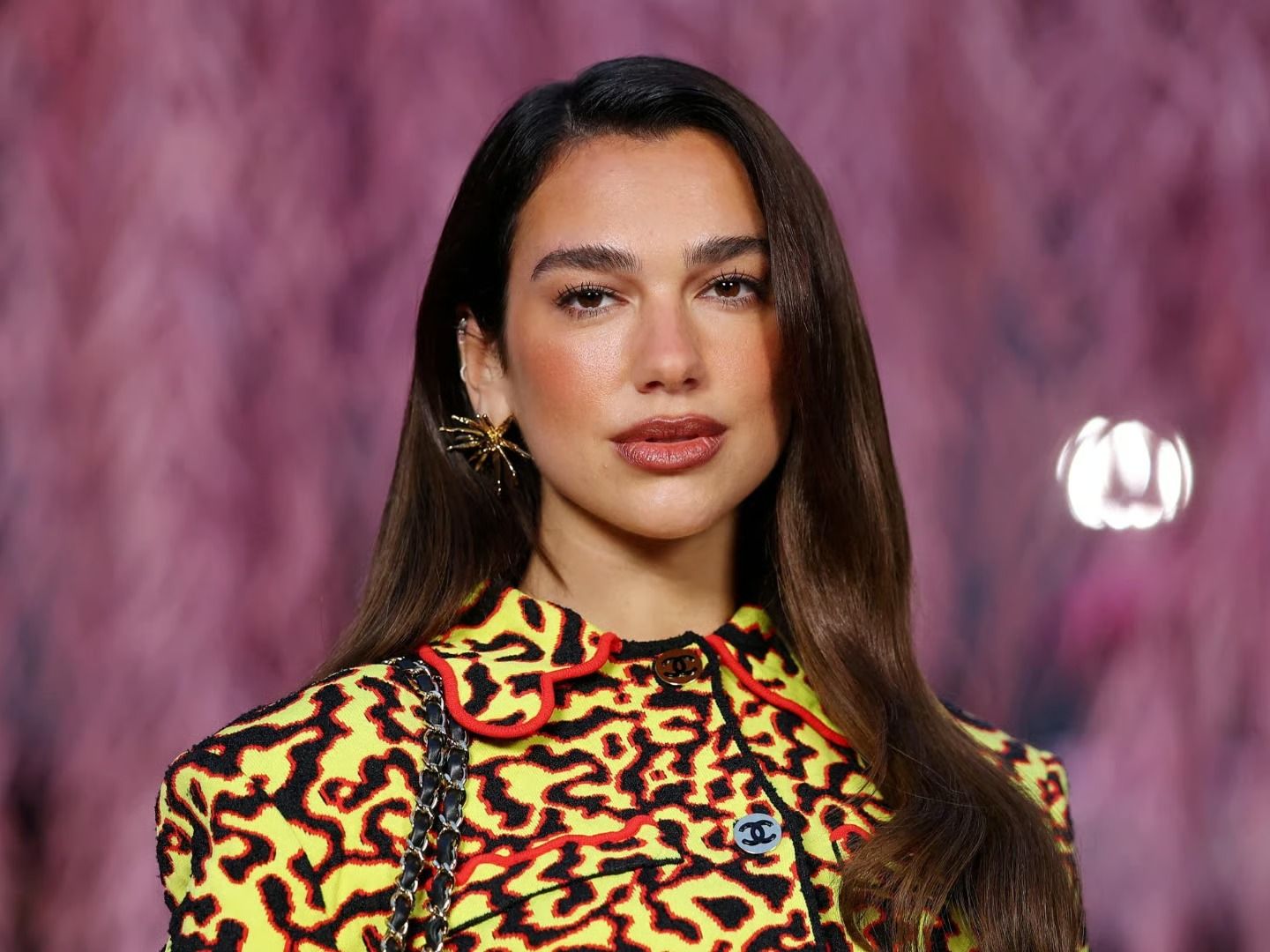 Dua Lipa Samsung’a 15 milyon dolarlık dava açtı
