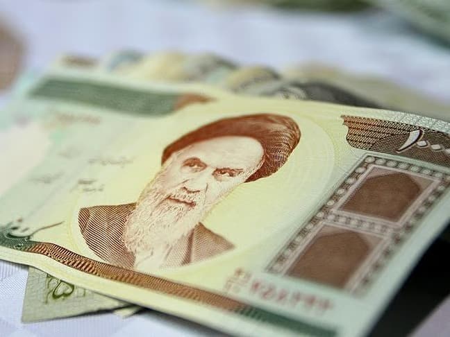 İran paradan 4 sıfır atıyor