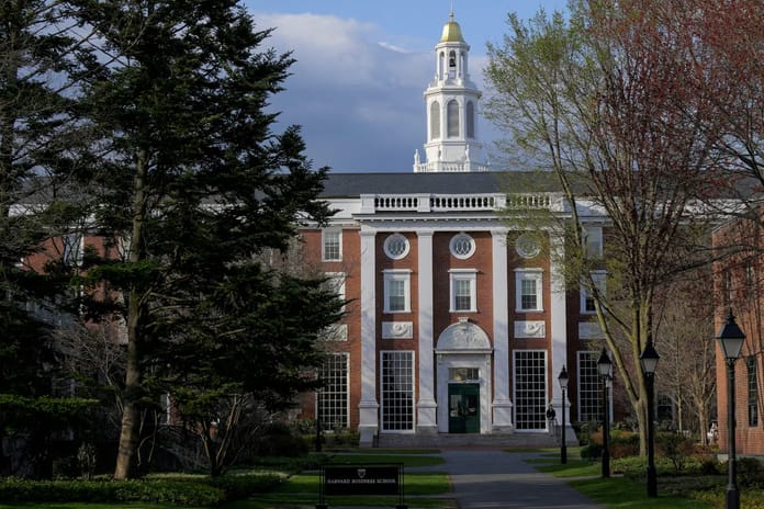 ABD’den yeni vize kuralı: Harvard öğrencileri mercek altında