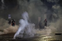 İtalya polisi İsrail-İtalya maçına yürüyen göstericilere müdahale etti