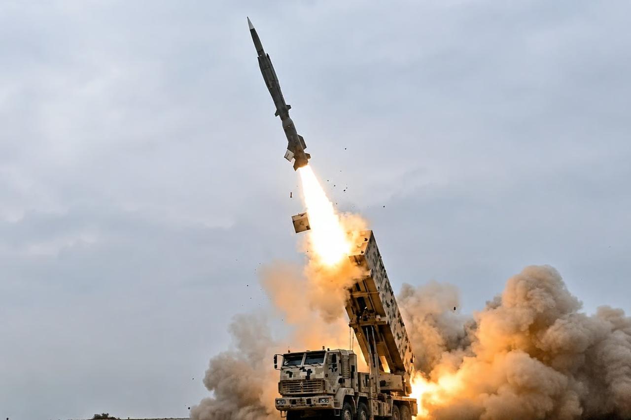 Pakistan’dan Fatah-3 süpersonik füze hamlesi