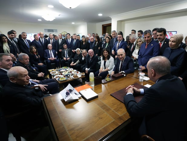 Liderler Meclis'te buluştu: Erdoğan, Bahçeli, DEM Parti ve İYİ Parti Başkanlık Divanı'nda!