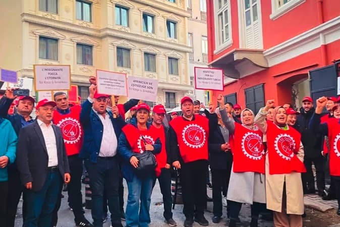 Türkiye’deki İtalyan Lisesi, Türk öğretmenlere kapıyı gösterdi! Grev başladı