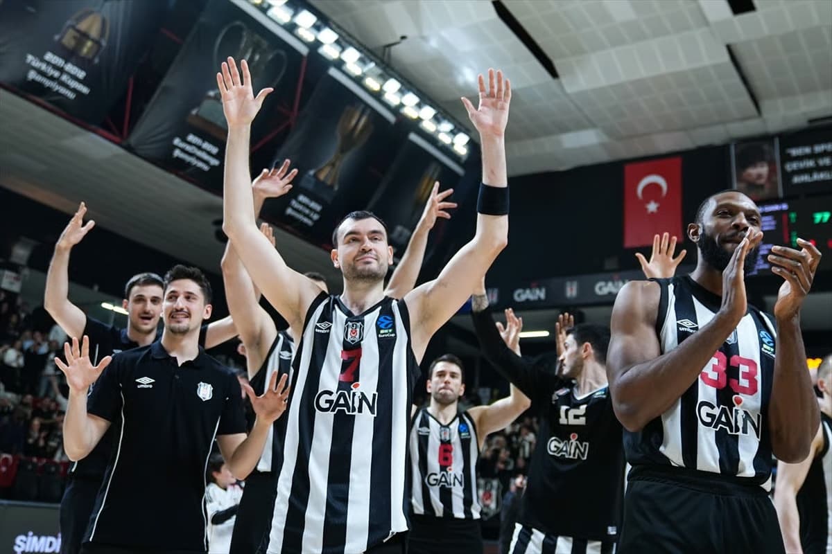 Eurocup yarı finalinde Türk derbisi