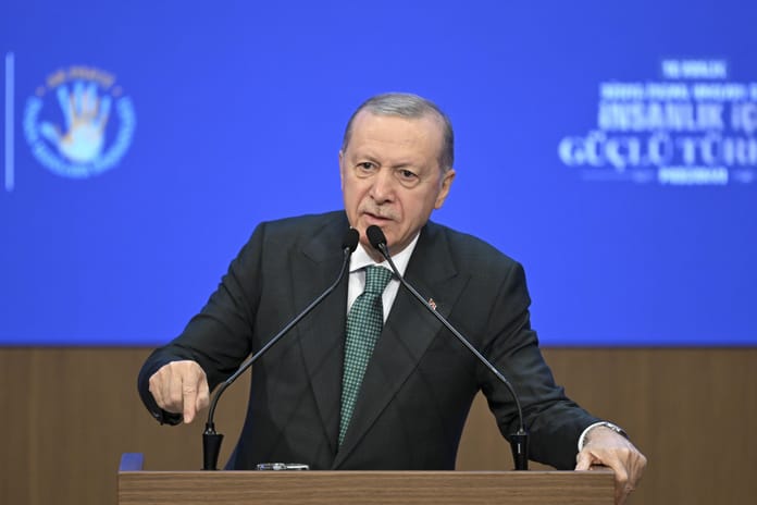 Cumhurbaşkanı Erdoğan yine aynı noktaya işaret etti: 'İçimizi acıtıyor' 