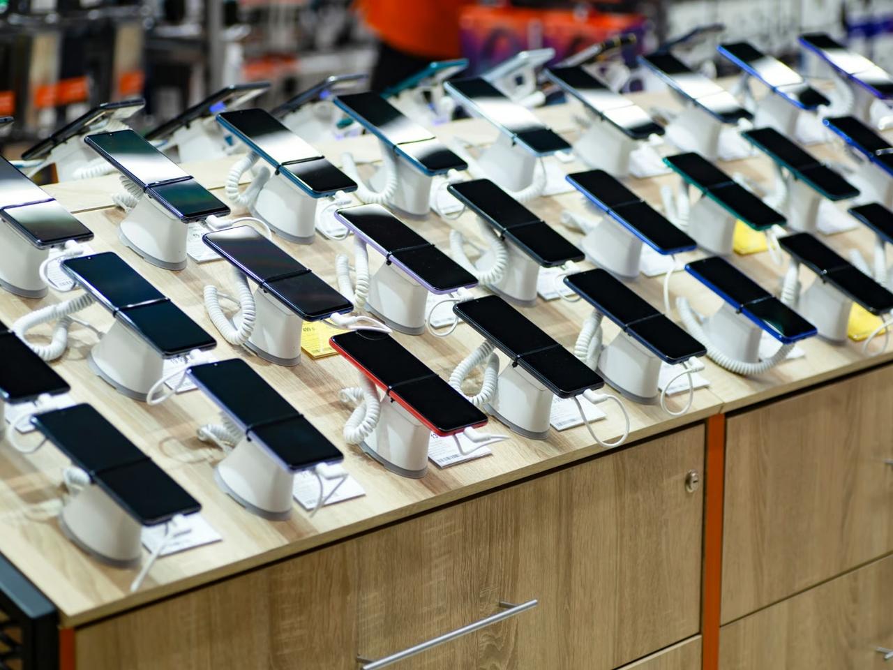 Ucuz telefonlara zam gelebilir: İthalatta yeni dönem
