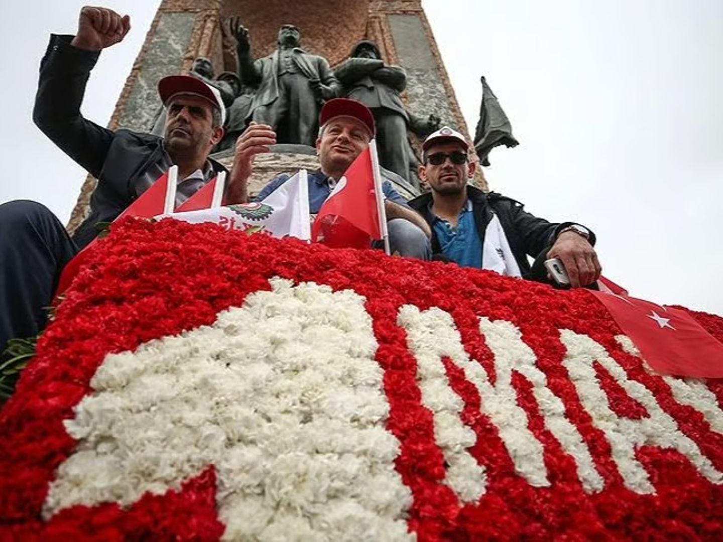 1 Mayıs’ta meydanlar doluyor! Kim, nerede miting yapıyor? İl il kutlama noktaları