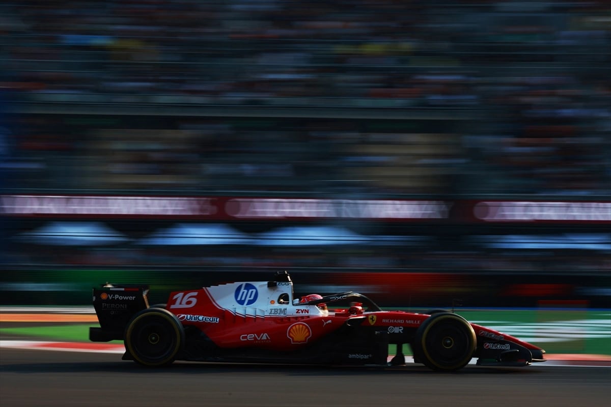 F1 Meksika GP'sinde antrenman zamanı 