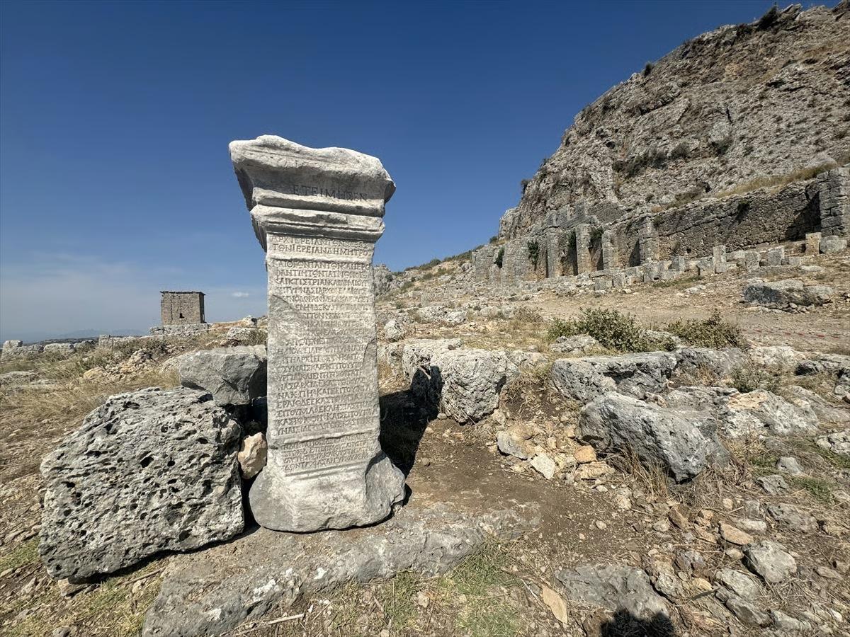 Antalya'da Romalı kadının mezarı bulundu