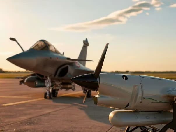 Rafale F4'ten elektronik harp testi