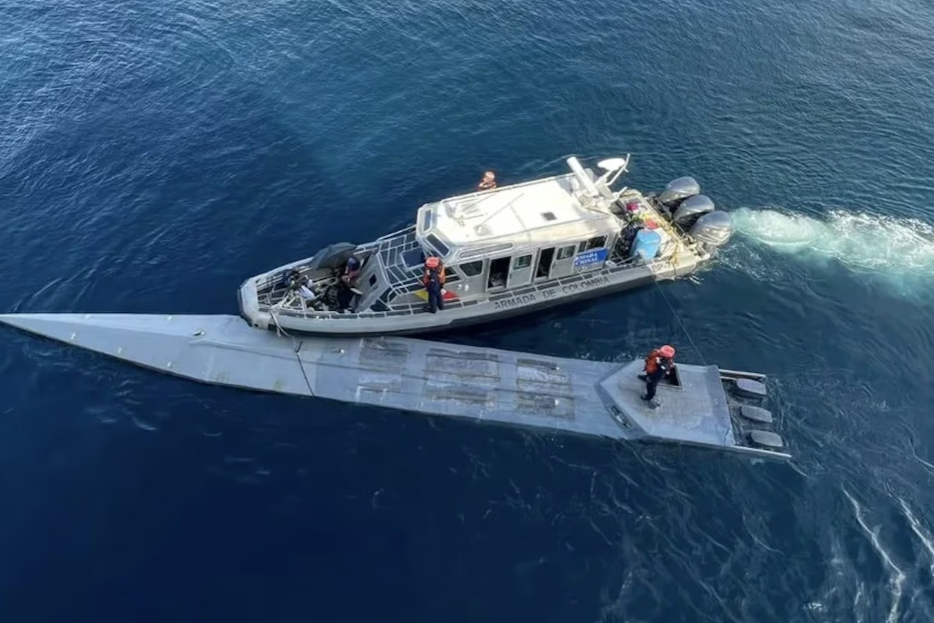 Colombian Navy Seizes First Unmanned ‘Narco Sub’ Equipped with Starlink in Caribbean