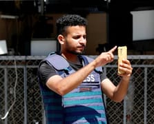 Filistinli engelli aktivist soykırımı işaret diliyle dünyaya duyuruyor