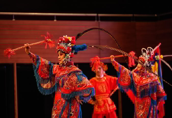 Çay sanatında akrobasi: Uzun ağızlı çaydanlık