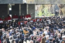 Türkiye için en acı günlerden biri: Şehitler son yolculuğuna uğurlandı