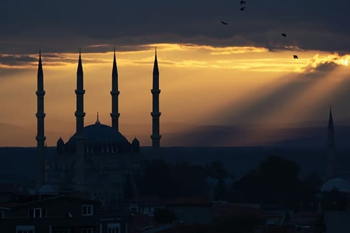 Üç ayların başlangıcı ne zaman? Diyanet ile Üç aylar ne zaman başlayacak?