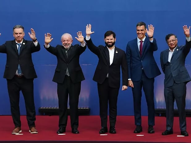 Sanchez Latin Amerika'da demokrasi çağrısı yaptı