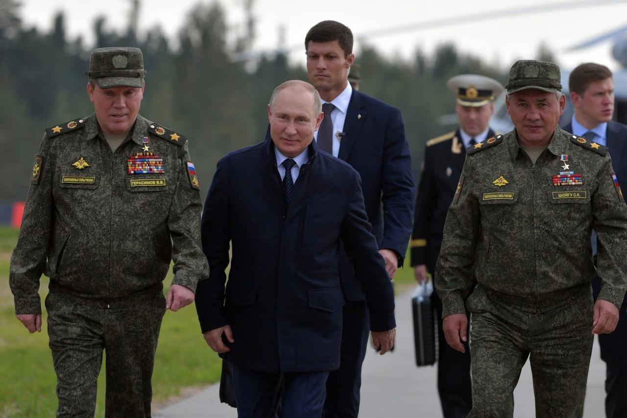 Rusya Devlet Başkanı Putin: “Rusya, silah ihracatını artırmalı”