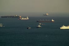 İran Hürmüz Boğazı’nda petrol ödemeleri için yuan şartını değerlendiriyor