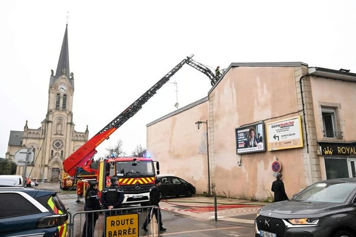 Fransa'da apartman yangınında 5 kişi hayatını kaybetti