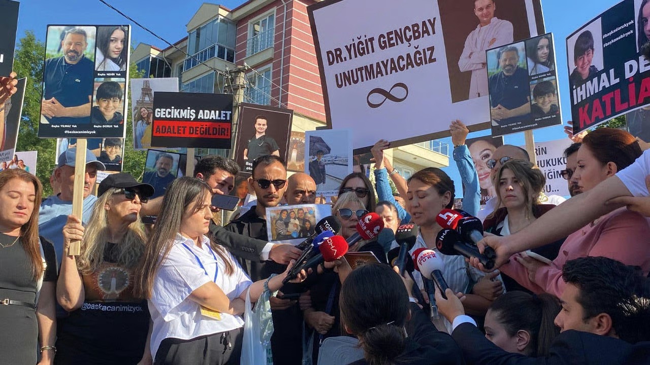 Yangın faciasında yakınlarını kaybedenler adalet istiyor