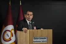 Galatasaray Başkanı Dursun Özbek’ten derbi hakemi atamasına sert tepki: "Sinir uçlarımızla oynuyorlar!"