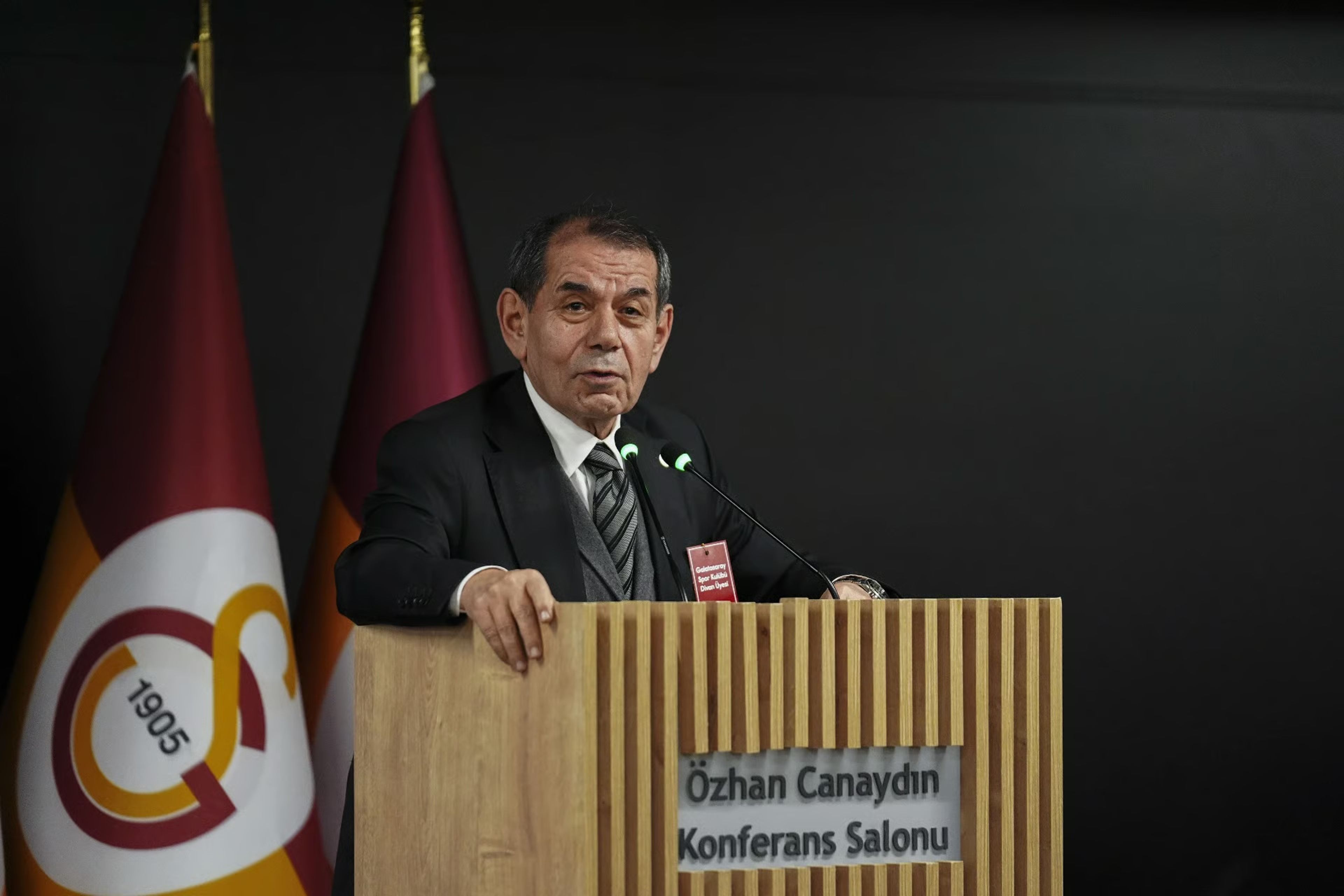 Galatasaray Başkanı Dursun Özbek’ten derbi hakemi atamasına sert tepki: "Sinir uçlarımızla oynuyorlar!"