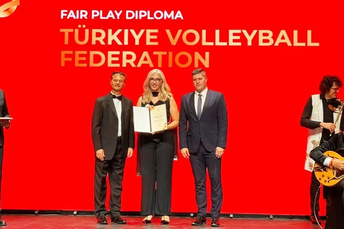 Türkiye Voleybol Federasyonu, 'beyaz kart' uygulamasıyla uluslararası fair play ödülüne layık görüldü ve yeni projelerini duyurdu