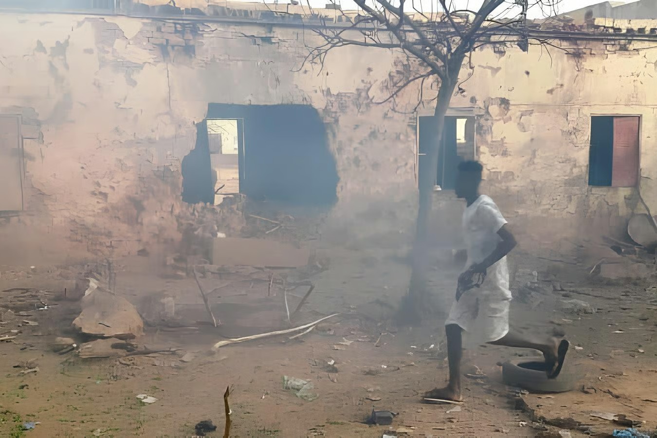 Dozens Killed in El-Fasher Mosque Strike During Prayers