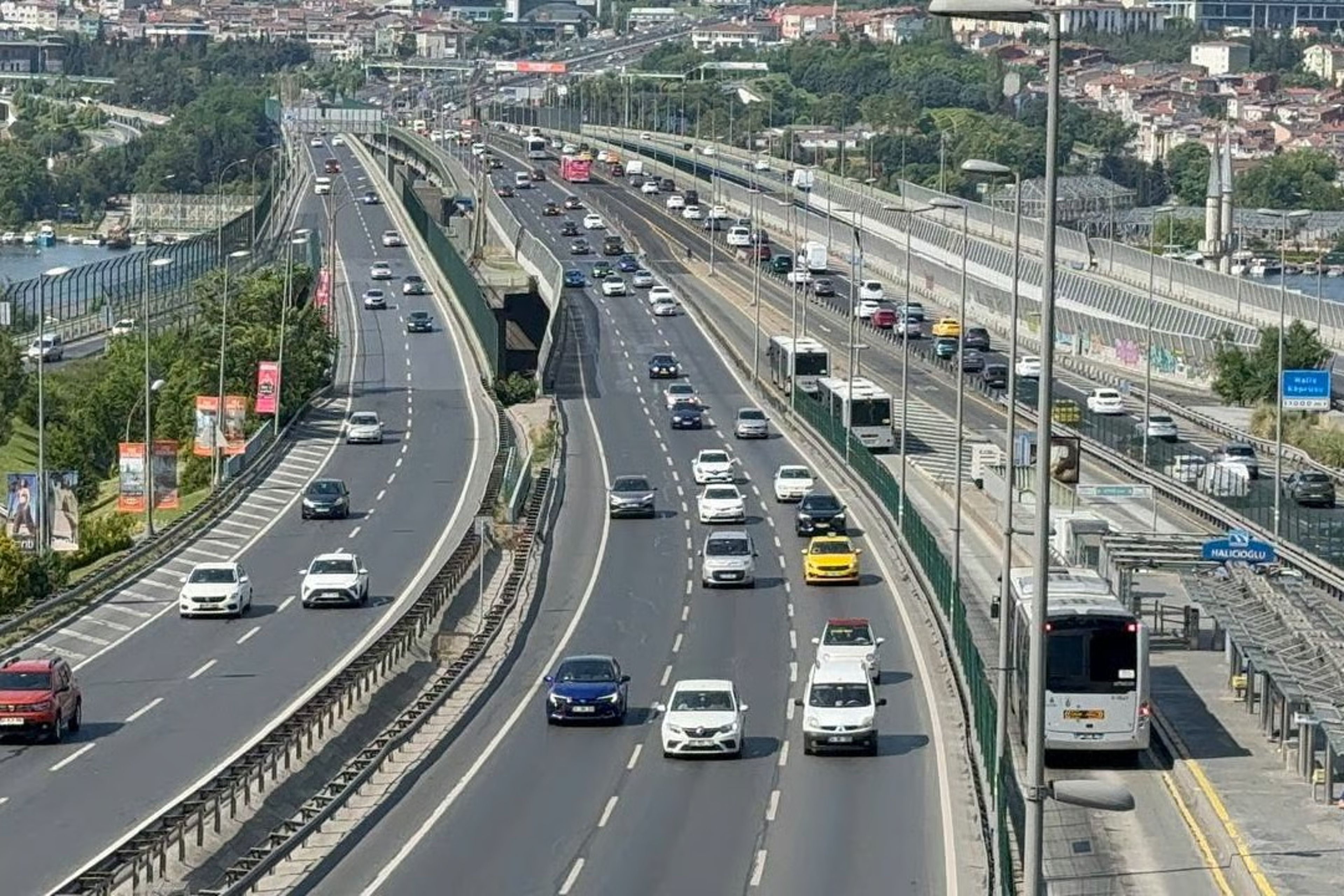 Bayramda 3 günde 2 bin kaza: 26 kişi hayatını kaybetti