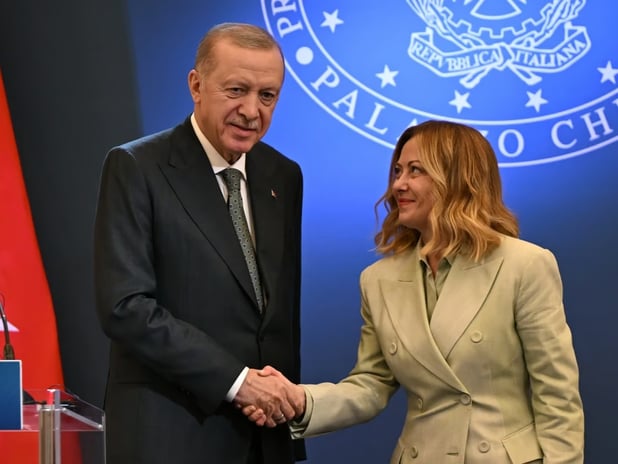 Miçotakis’ten AB’ye Türkiye uyarısı: Avrupa savunmasına kimi aldığınıza dikkat edin