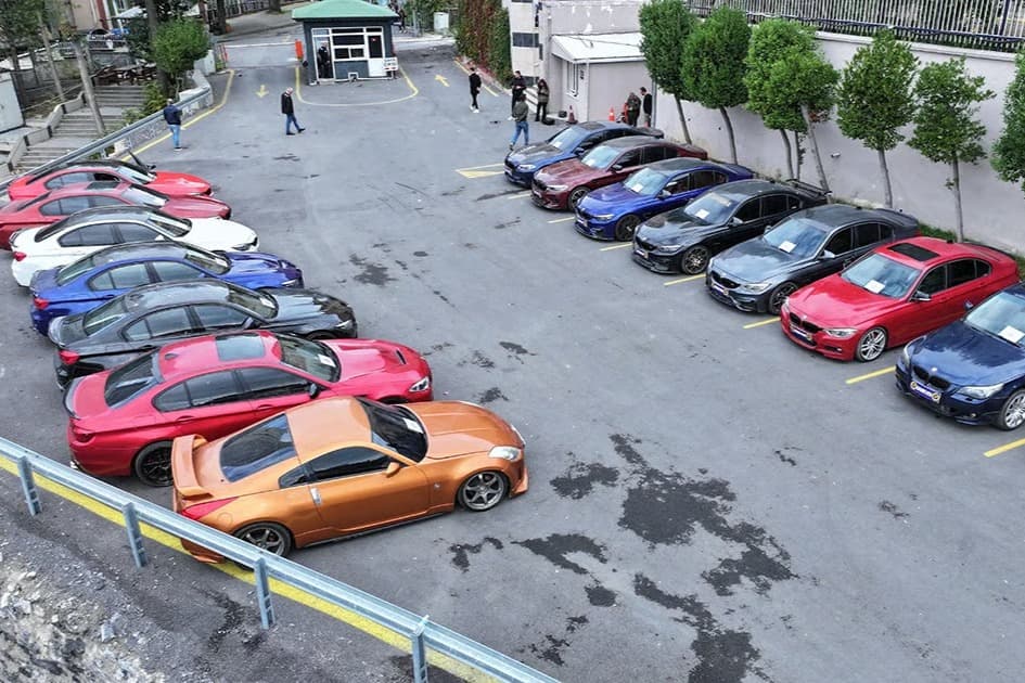 Ağır hasarlı araçları 'change' yapıp satıyorlardı: 5 ilde 24 gözaltı!
