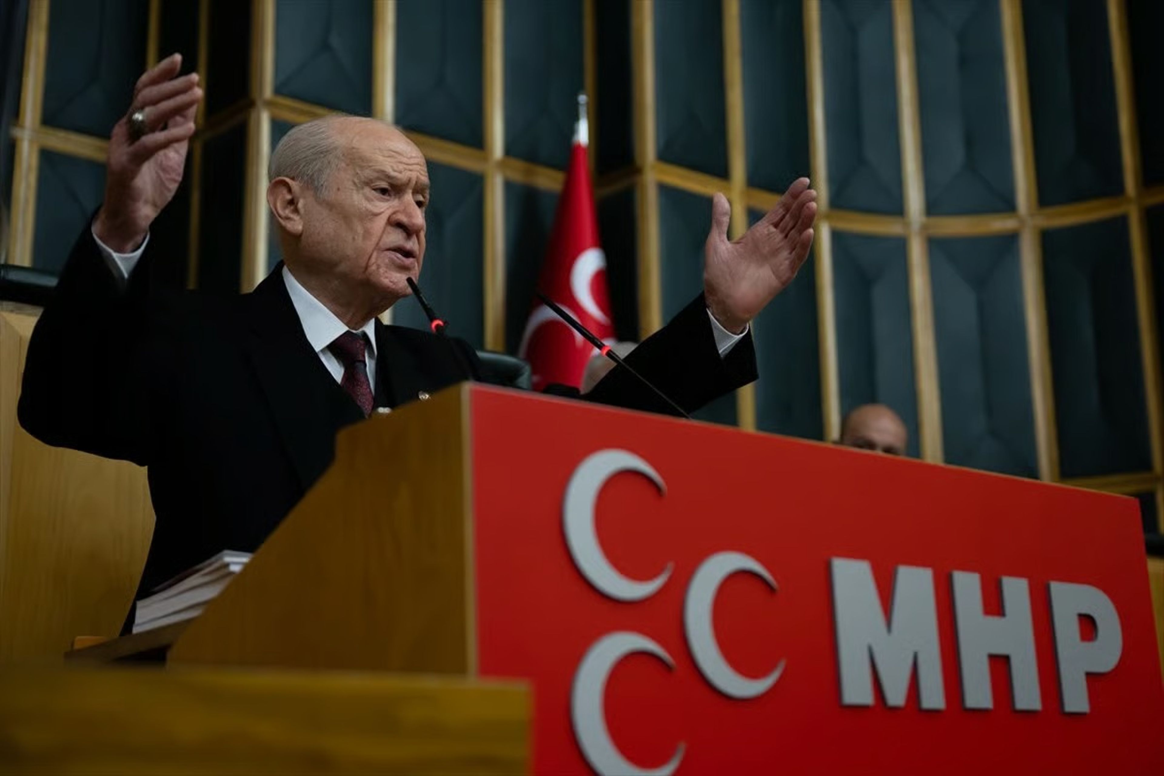 MHP Lideri Bahçeli'den Türk bayrağına saldırıya sert tepki: O eller kırılmalıdır