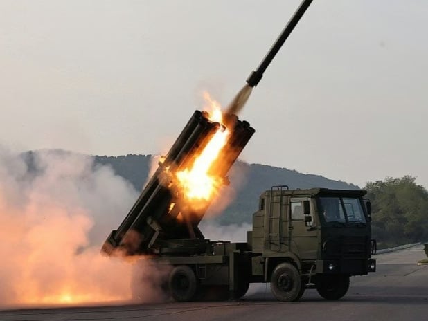 Kuzey Kore yapımı roket sistemi Rusya'nın elinde görüntülendi