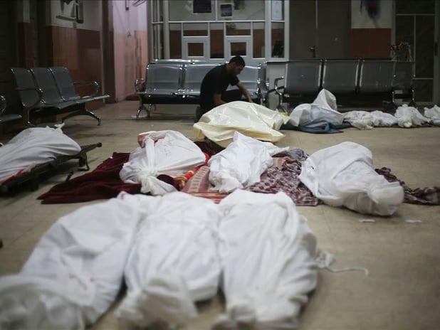 İsrail Refah'ta yardım bekleyen sivillere ateş açtı: 30 ölü