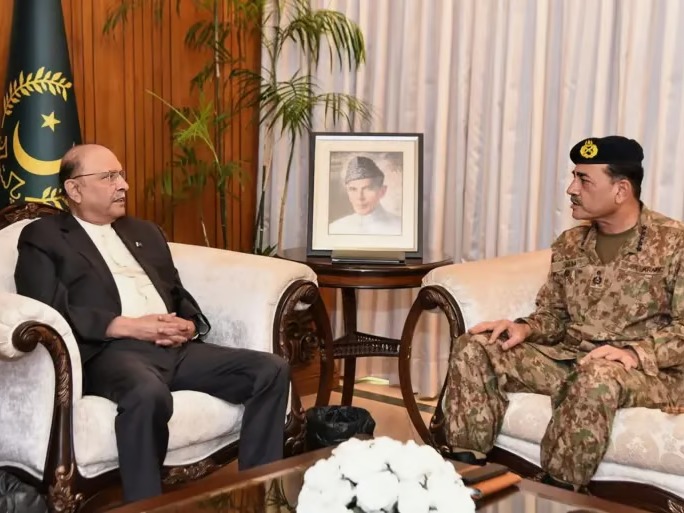 Pakistan'da tartışmalı anayasa değişikliği: Cumhurbaşkanı'na ömür boyu dokunulmazlık