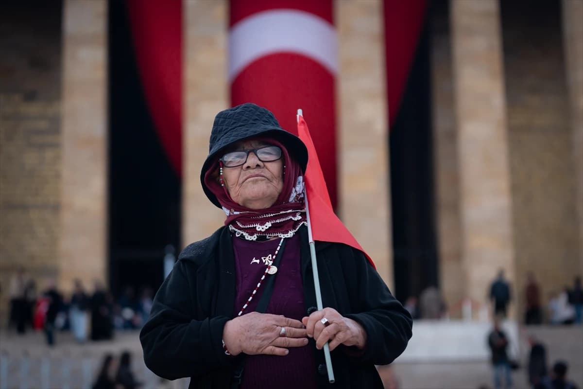 19 Mayıs’ta Anıtkabir’e insan seli: Gece gündüz ziyaret ettiler