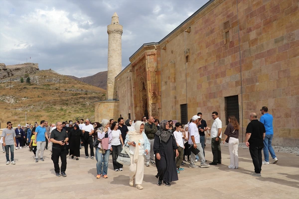 Divriği Ulu Camii ve Darüşşifasına ziyaretçi akını