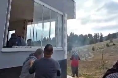 Depreme piknik yaparken yakalandılar