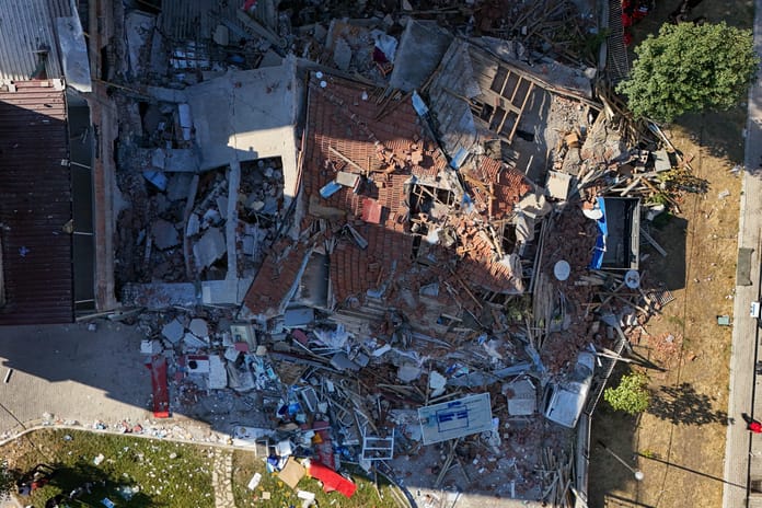 Balıkesir'de yıkılan binanın sahibi tutuklandı müteahhidi ise serbest bırakıldı