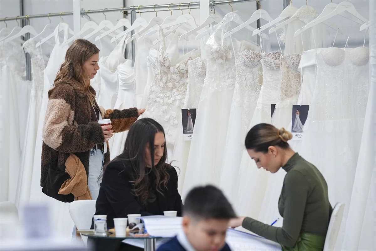 İzmir moda dünyasının kalbi IF Wedding fuarı ile atmaya başladı