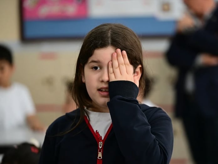  273 çocuk görme kusurundan habersiz