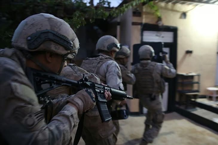 Jandarma'dan FETÖ'ye operasyon