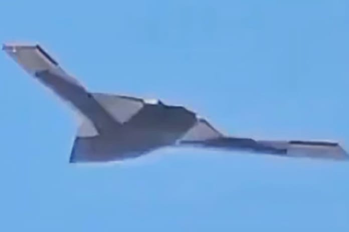 Çin’in dev GJ‑X Stealth İHA’sı ilk kez uçuşta görüldü