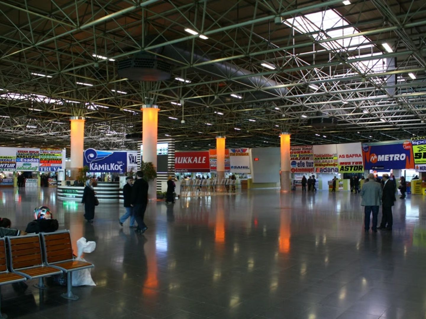 Otobüs terminalinde servet unuttu! Altınlarını dalgınlıkla banka bıraktı